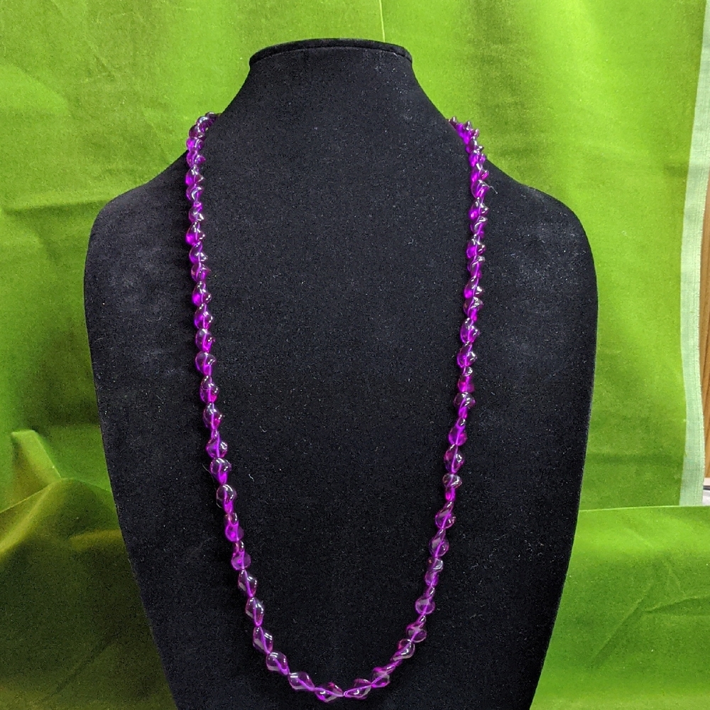 AVON Vintage Renaissance Beauty Necklace In Amethyst Color Beads, 36", NOS